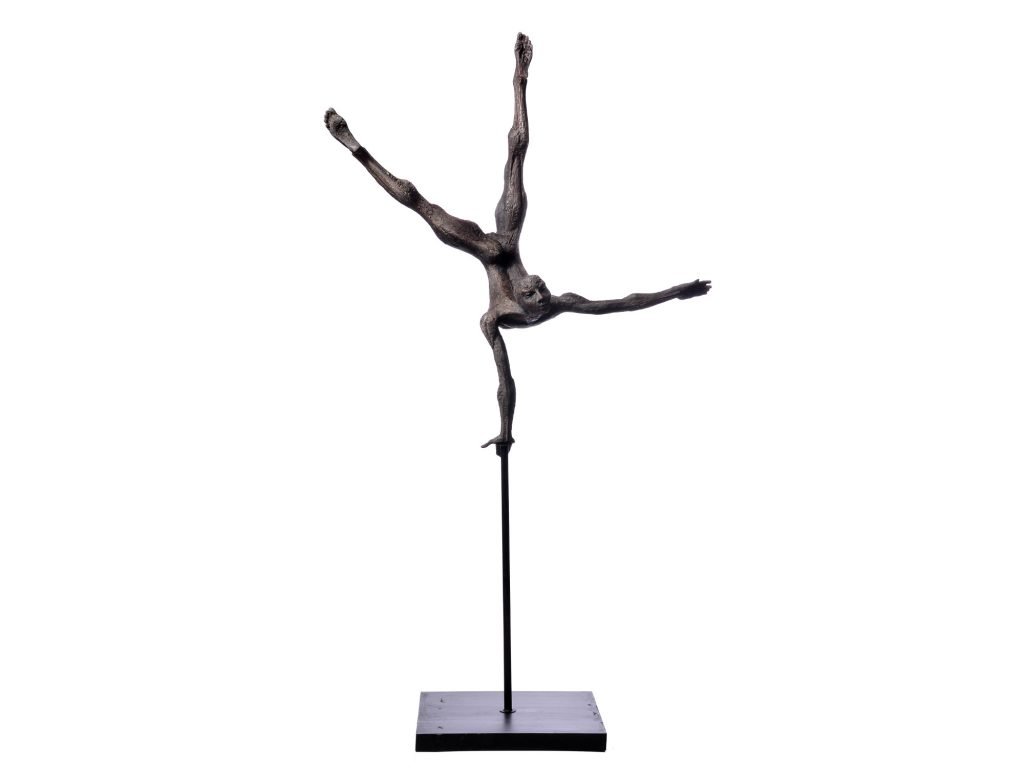 El equilibrista 175x92x50cm acrilico y hierro 2012
